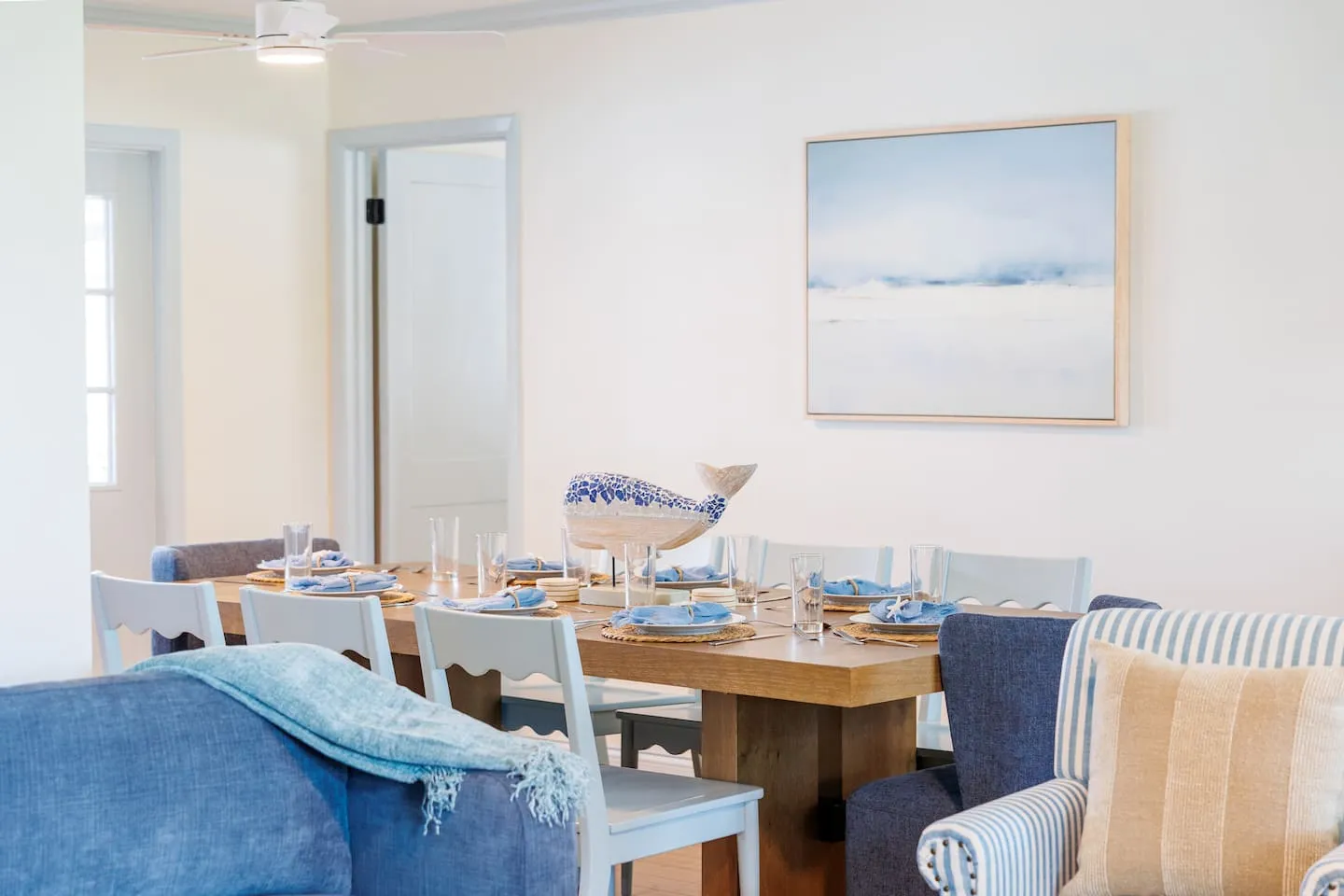 The Breezy Palm: dining room