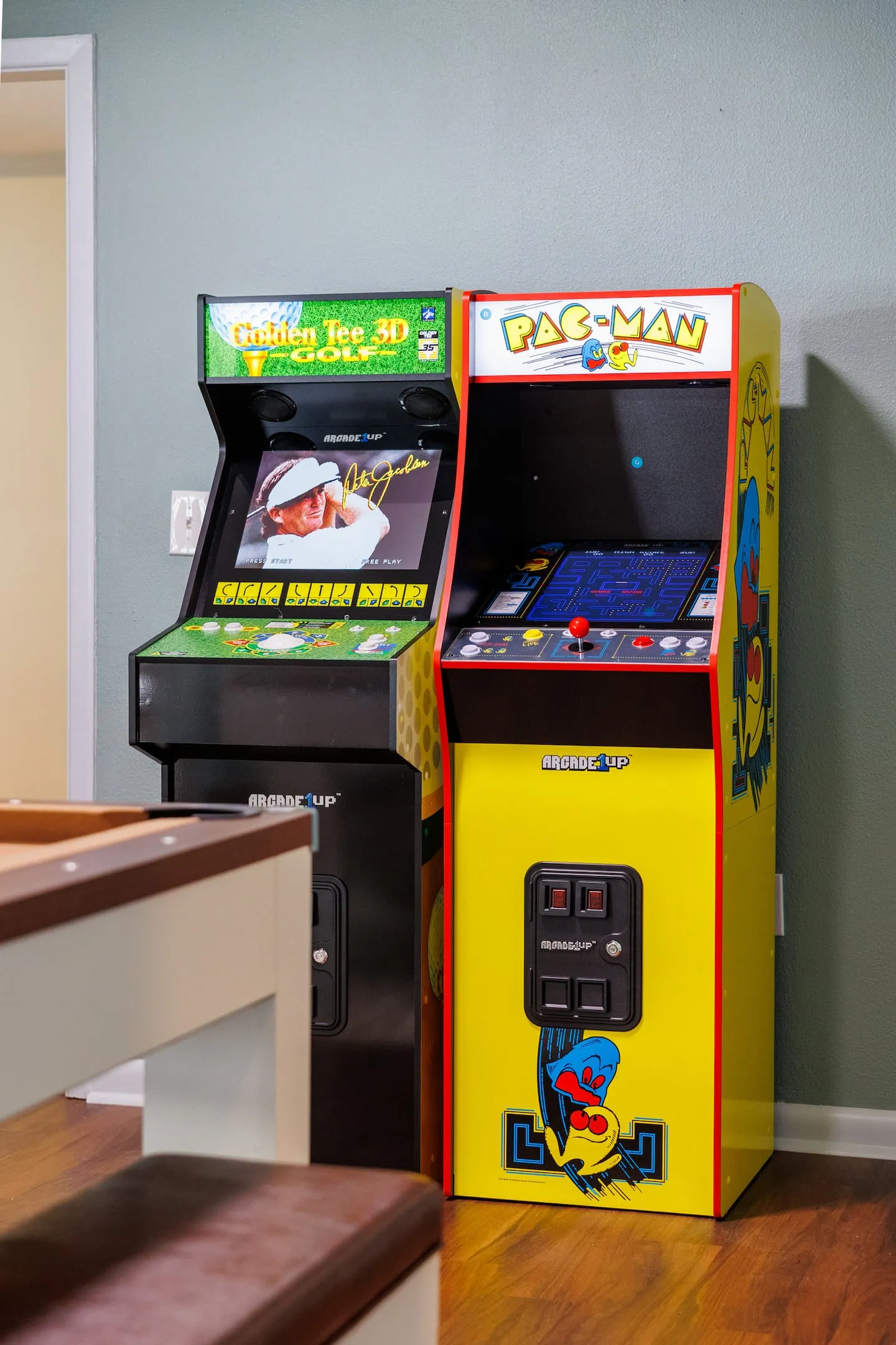 The Breezy Palm: classic arcade machines
