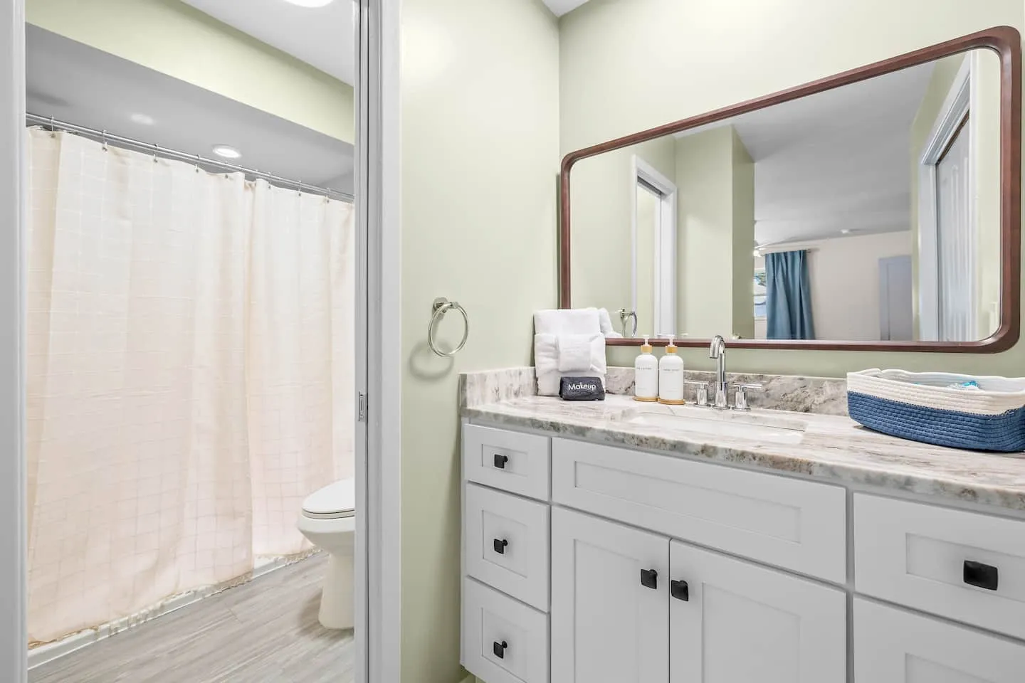 The Breezy Palm: bathroom vanity
