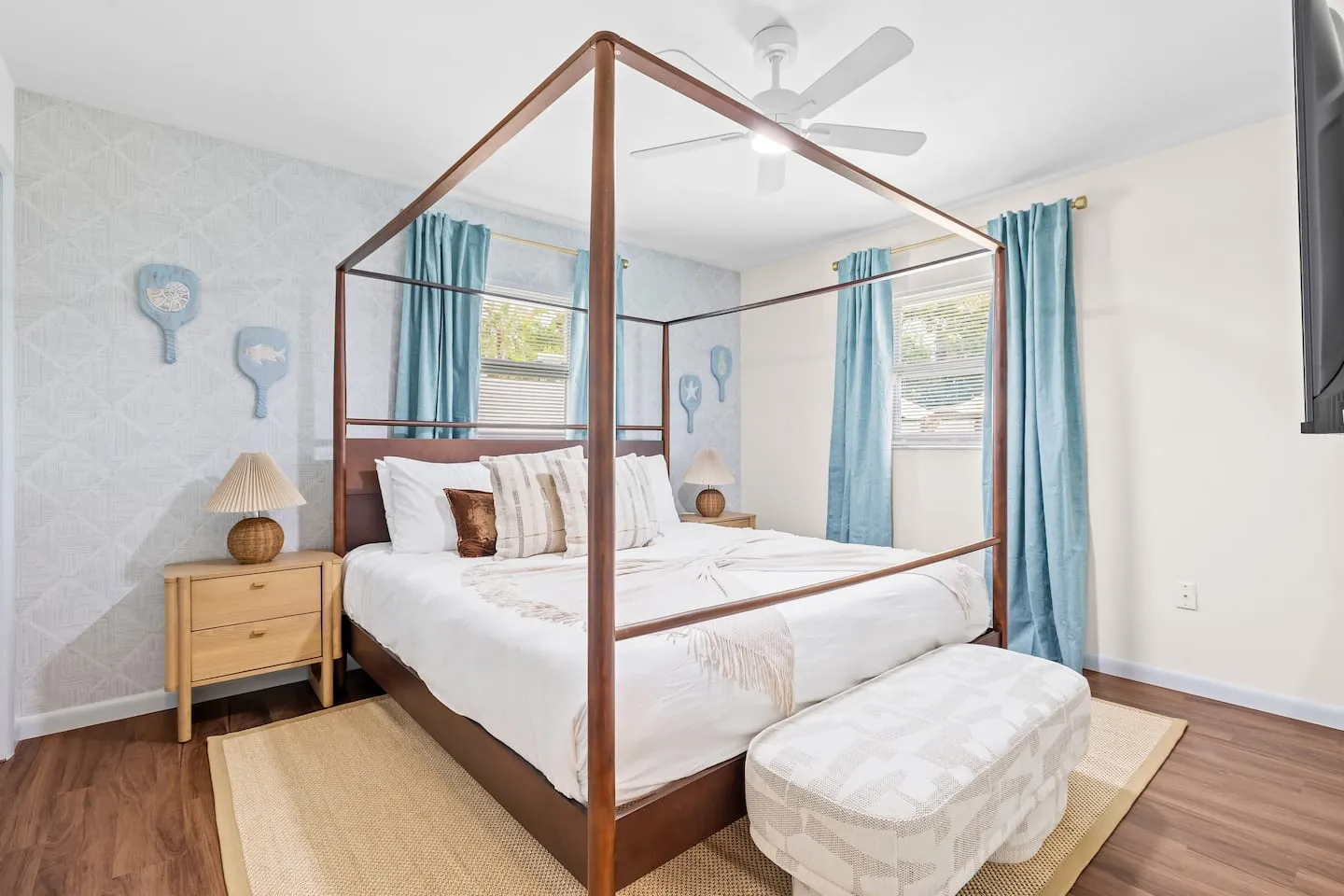 The Breezy Palm: canopy bed and seating