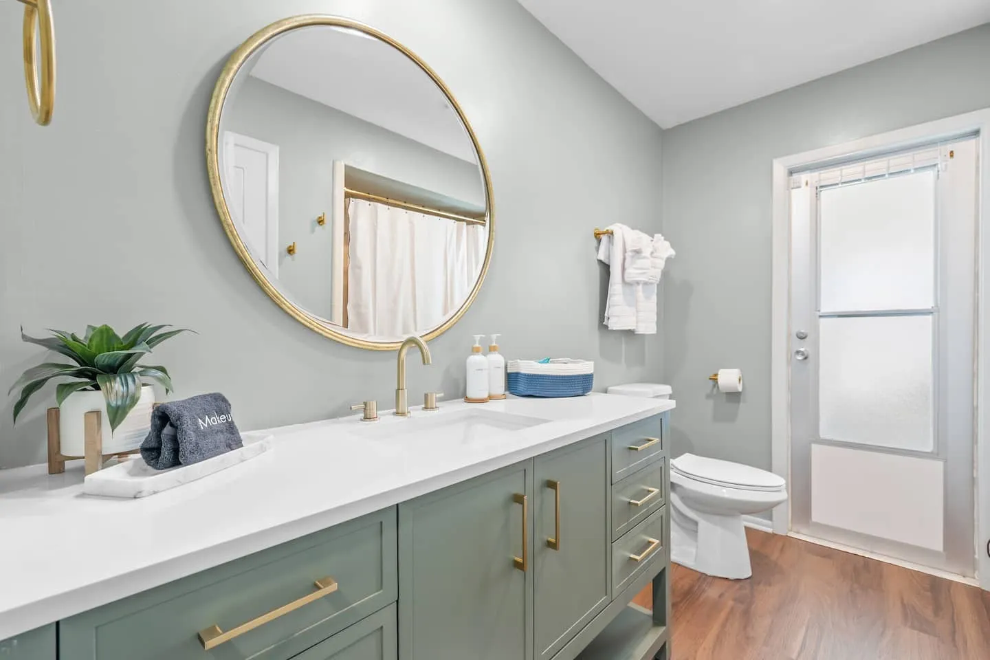 The Breezy Palm: bathroom vanity