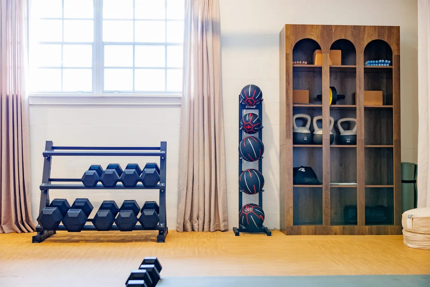 The Breezy Palm: dumbbell rack from 5 to 60 lb