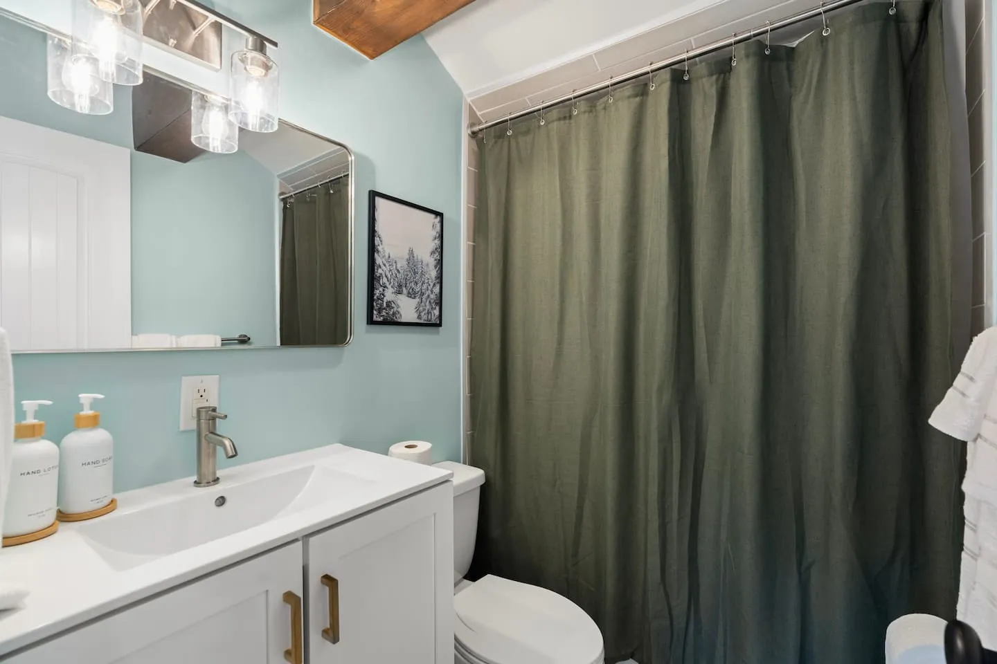 Honey Hollow: bathroom vanity