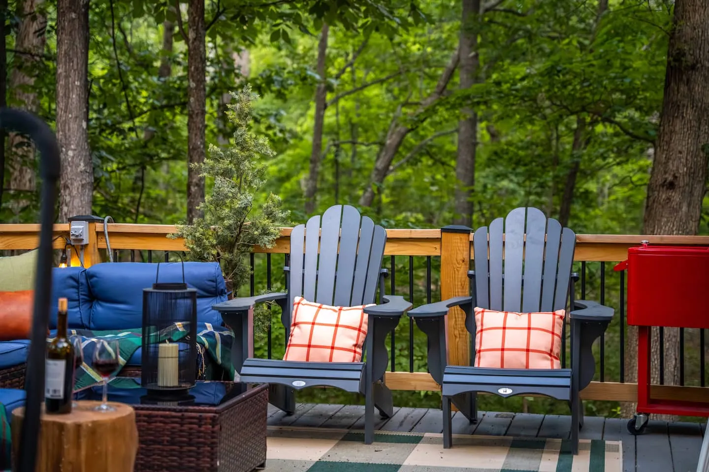 Honey Hollow: deck lounge seating