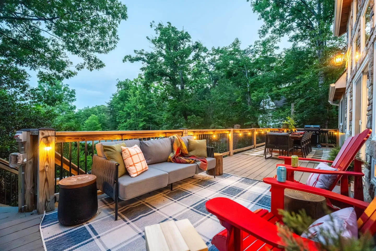 Honey Hollow: wraparound deck seating area
