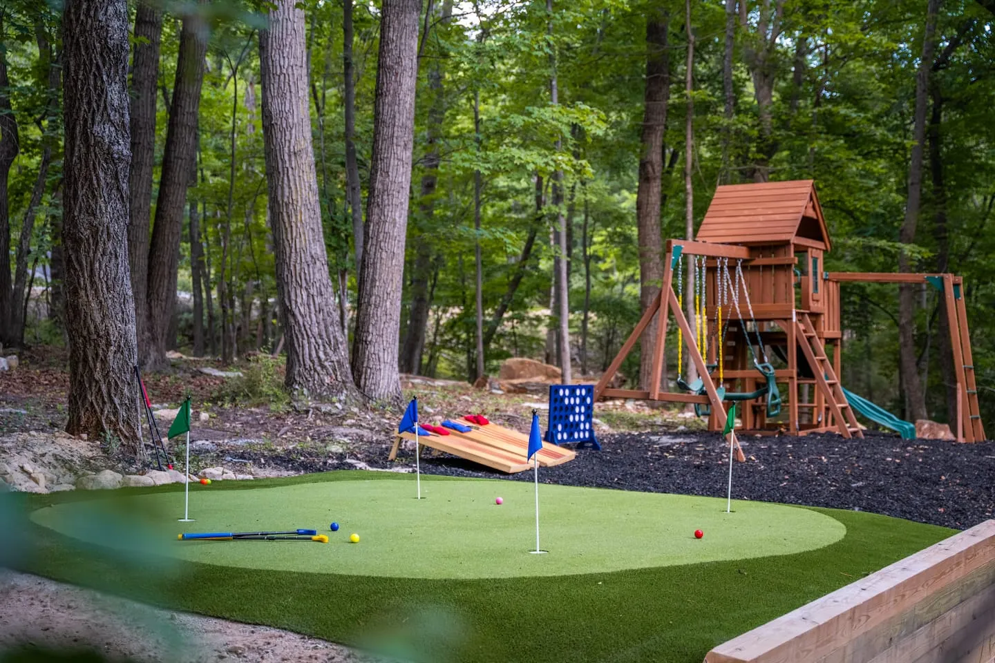 Honey Hollow: putting green and kids' playground