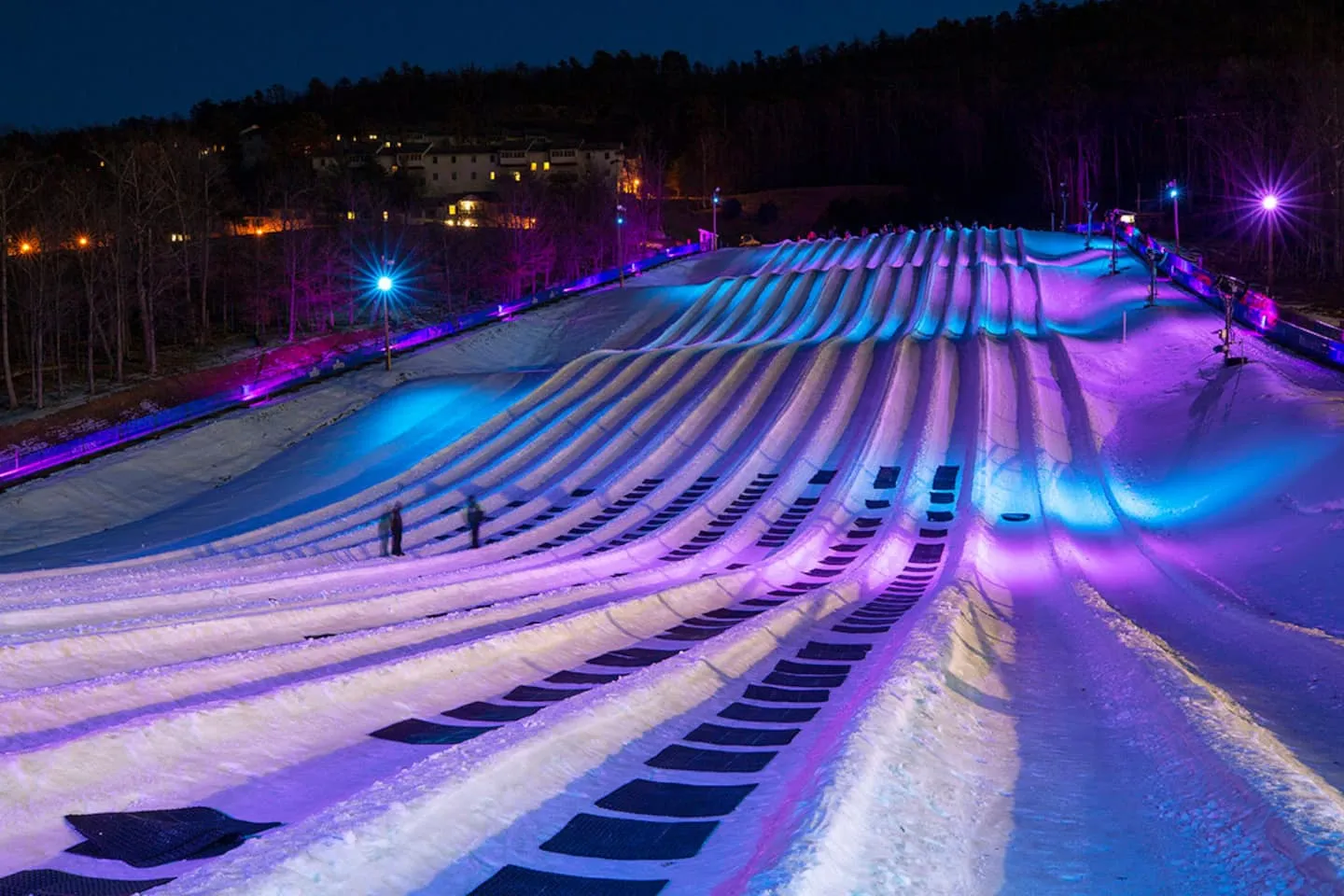 Honey Hollow: snow tubing at night at Massanutten