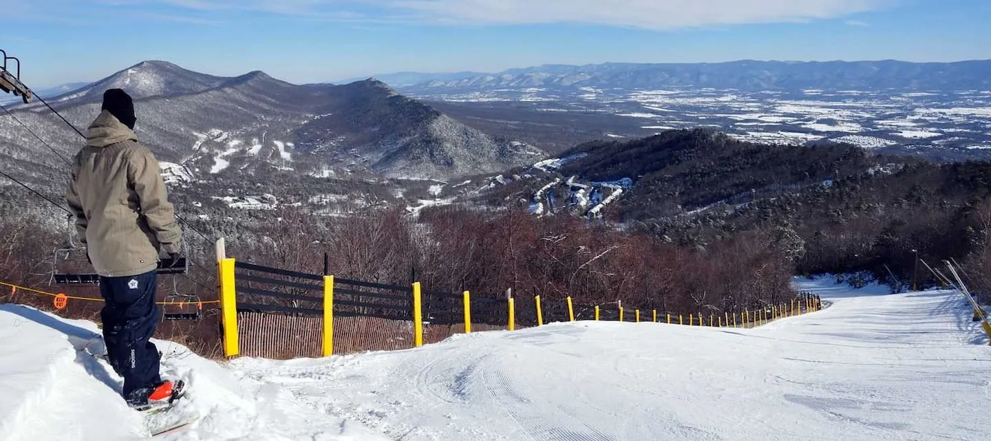 Honey Hollow: ski slopes at Massanutten in winter